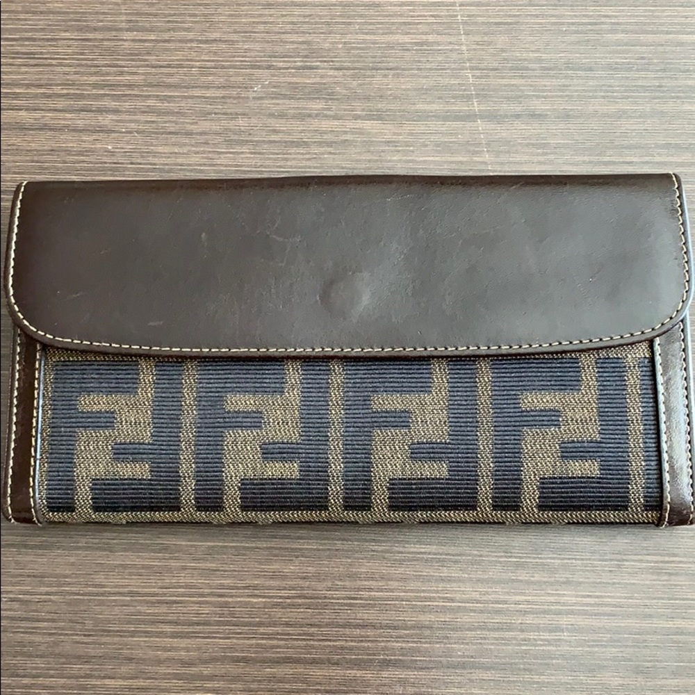 AUTHENTIC FENDI VINTAGE WALLET